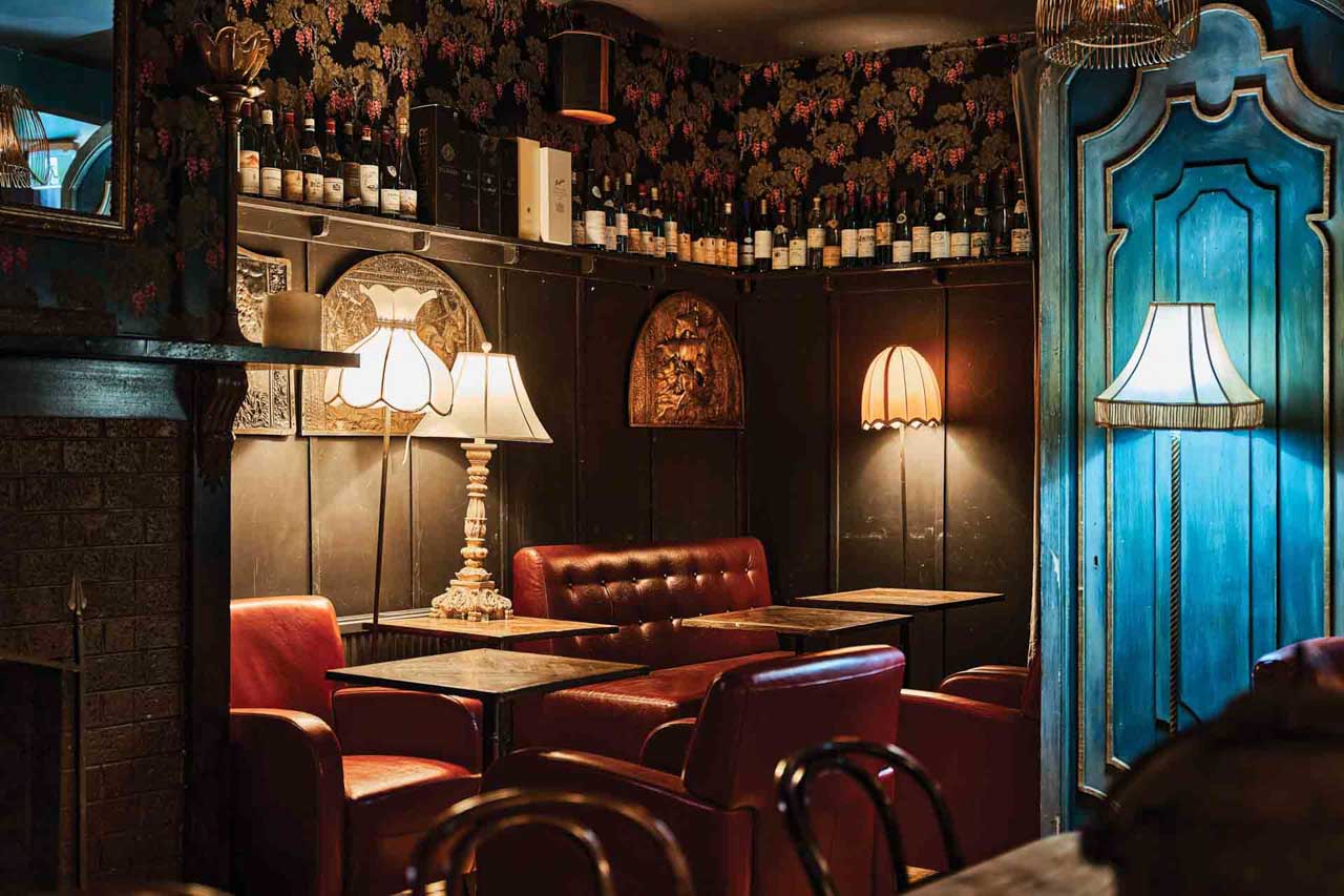 The Grande Hotel Hepburn Wine Bar 1